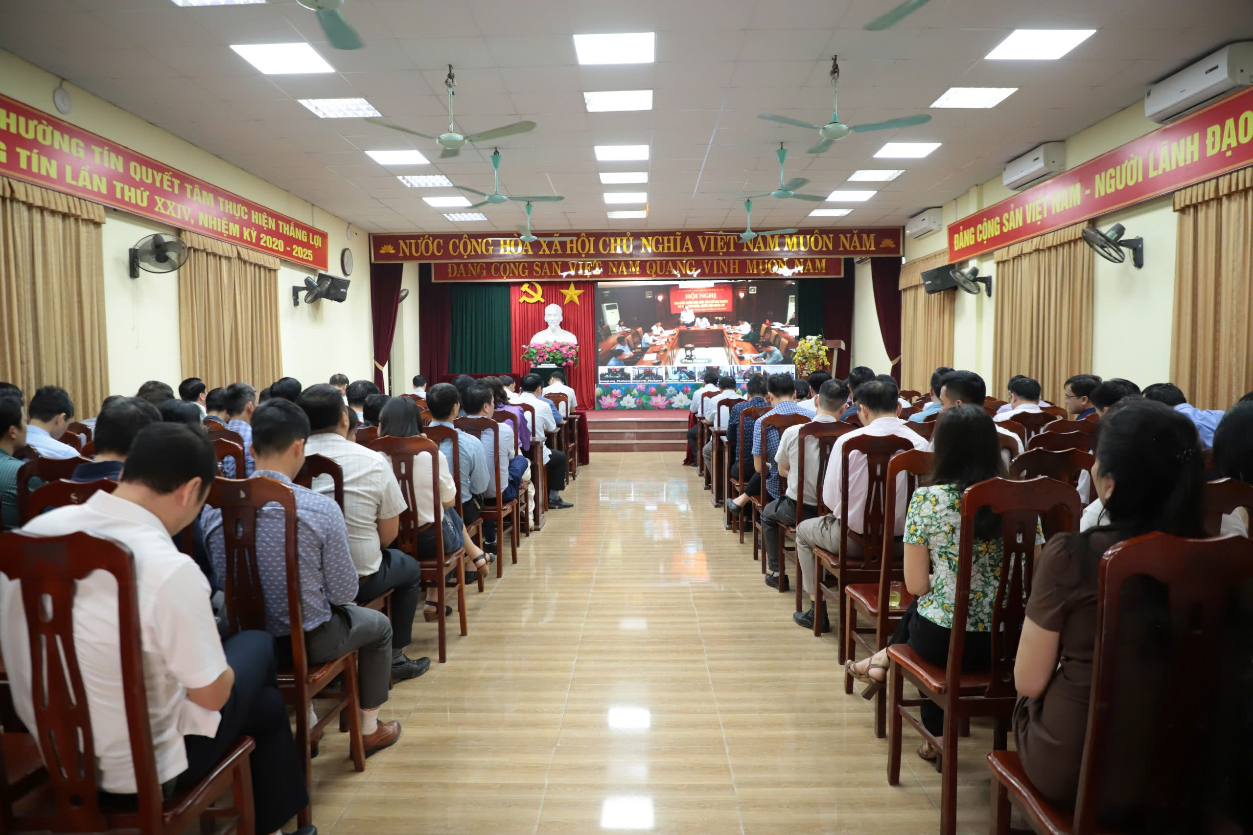 Đại biểu Quốc hội Thành phố Hà Nội tiếp xúc cử tri huyện Thường Tín, Phú xuyên, Ứng Hoà, Mỹ Đức trước kỳ họp thứ 9, Quốc hội khóa XV